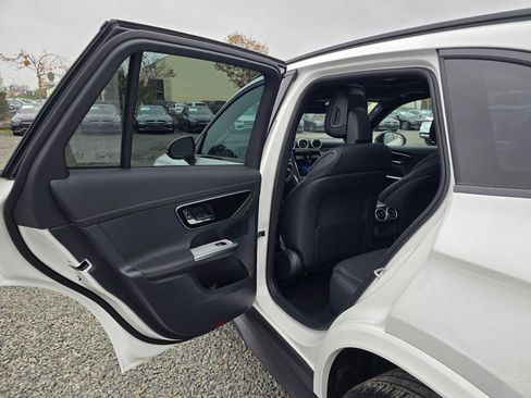 New 2026 Mercedes-Benz GLC 300 4MATIC image 17