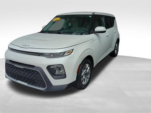 Used 2022 Kia Soul S FWD image 1