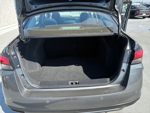 Used 2025 Nissan Versa SV image 29