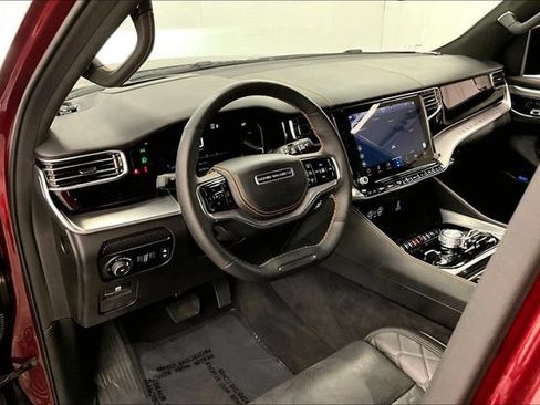 Used 2023 Jeep Grand Wagoneer Series III AWD/4WD image 16