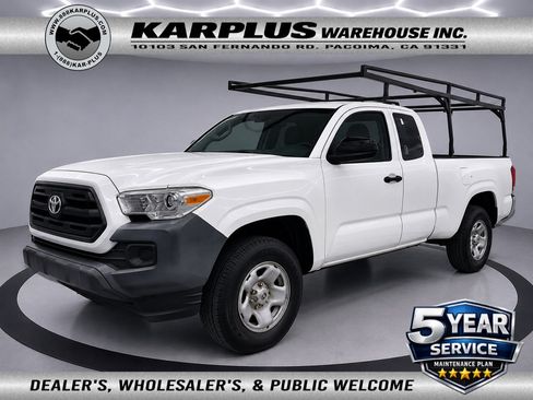 Used 2017 Toyota Tacoma SR RWD image 1