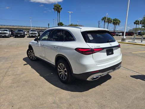 Used 2024 Mercedes-Benz GLC 300 4MATIC image 5
