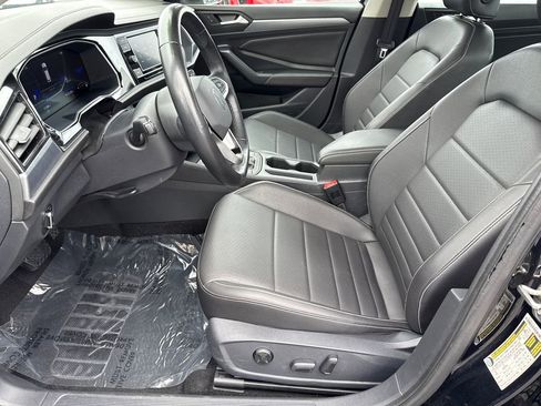 Used 2024 Volkswagen Jetta SE FWD image 25