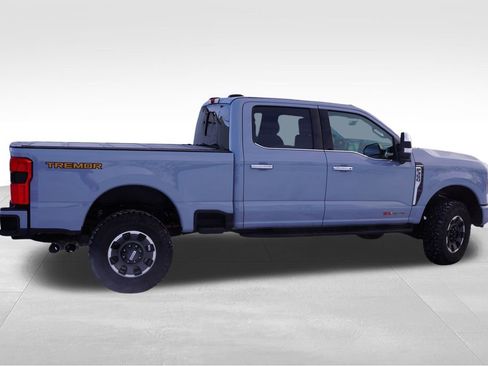 Used 2024 Ford F350 Platinum w/ Tremor Off-Road Package image 4