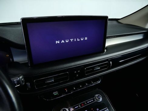 Certified 2023 Lincoln Nautilus Reserve w/ Monochromatic Package AWD/4WD image 15