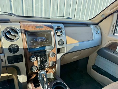 Used 2014 Ford F150 Lariat w/ Lariat Chrome Package image 19