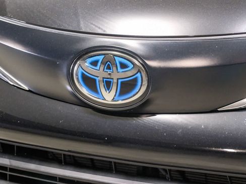 Used 2023 Toyota Sienna XLE FWD image 13