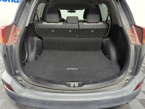Used 2013 Toyota RAV4 LE FWD image 18