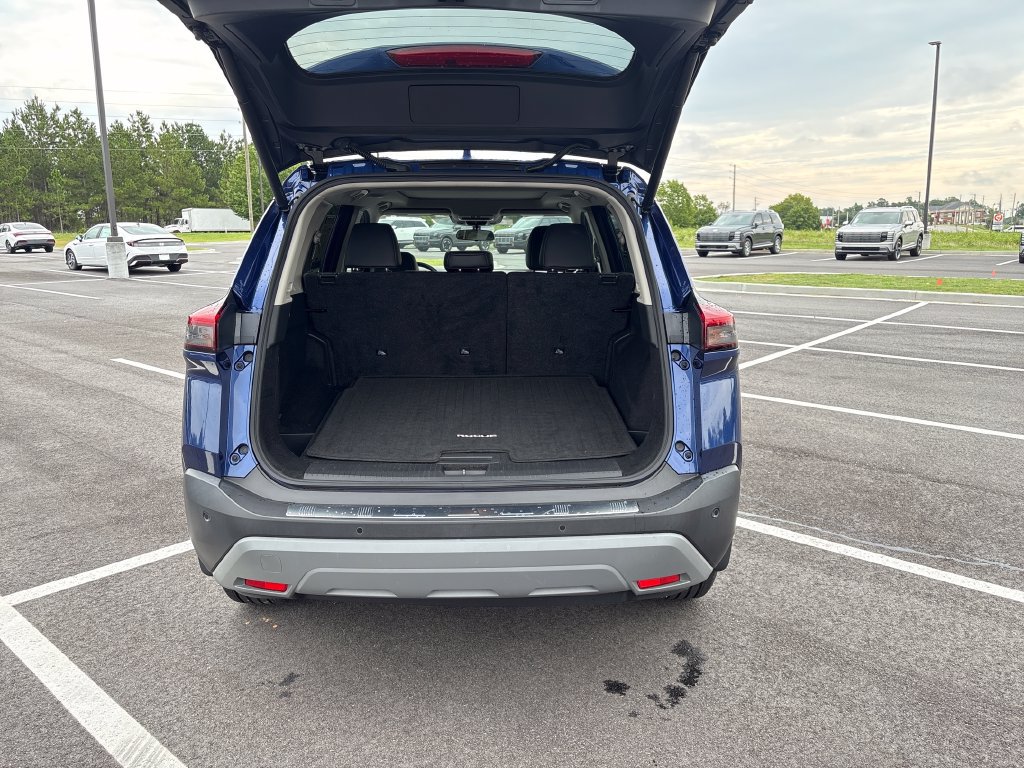 Used 2023 Nissan Rogue SV w/ SV Premium B Package FWD image 31