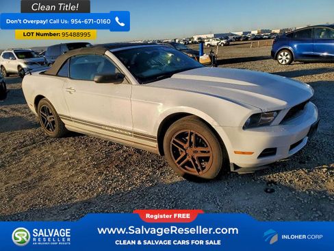 Used 2010 Ford Mustang Convertible image 5