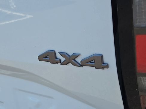 Used 2022 Nissan Frontier S AWD/4WD image 31