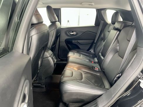 Used 2023 Jeep Cherokee Altitude Lux image 23