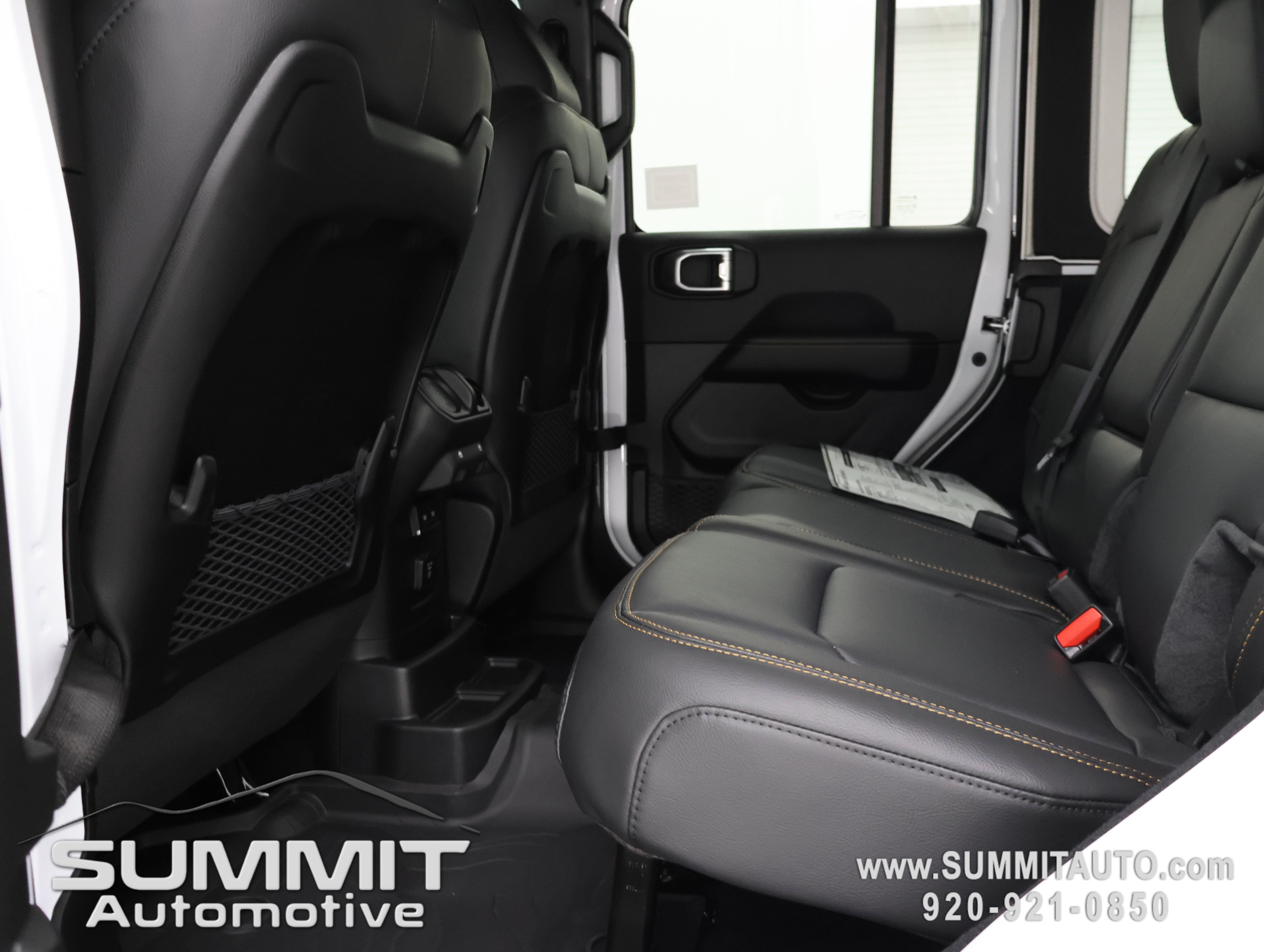 New 2027 Jeep Wrangler Unlimited Sahara AWD/4WD image 34
