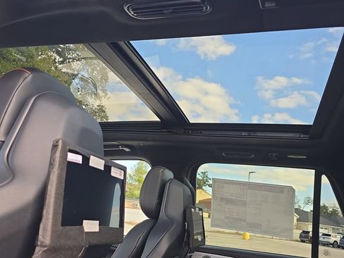 New 2026 Lincoln Navigator Black Label image 33