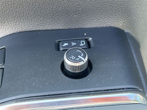 Used 2023 Toyota Highlander Platinum image 28