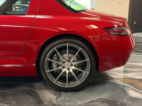 Used 2011 Mercedes-Benz SLS AMG Coupe image 11
