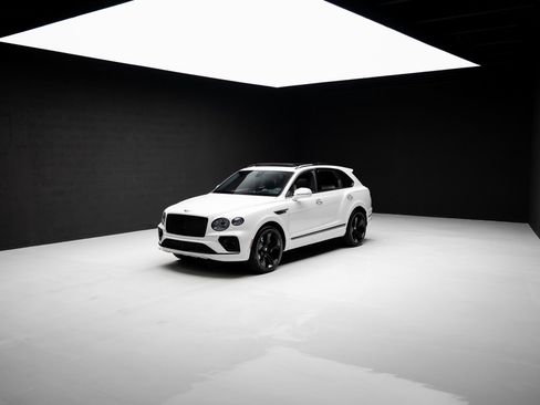 Used 2021 Bentley Bentayga Plug-In Hybrid AWD/4WD image 79