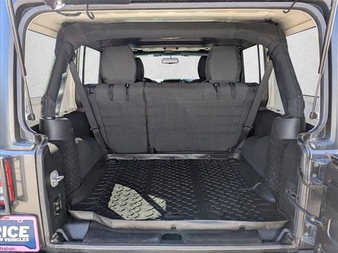 Used 2016 Jeep Wrangler Unlimited Rubicon w/ Connectivity Group image 6