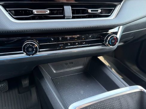 New 2026 Chevrolet Equinox LT w/ Safety and Technology Package FWD image 28