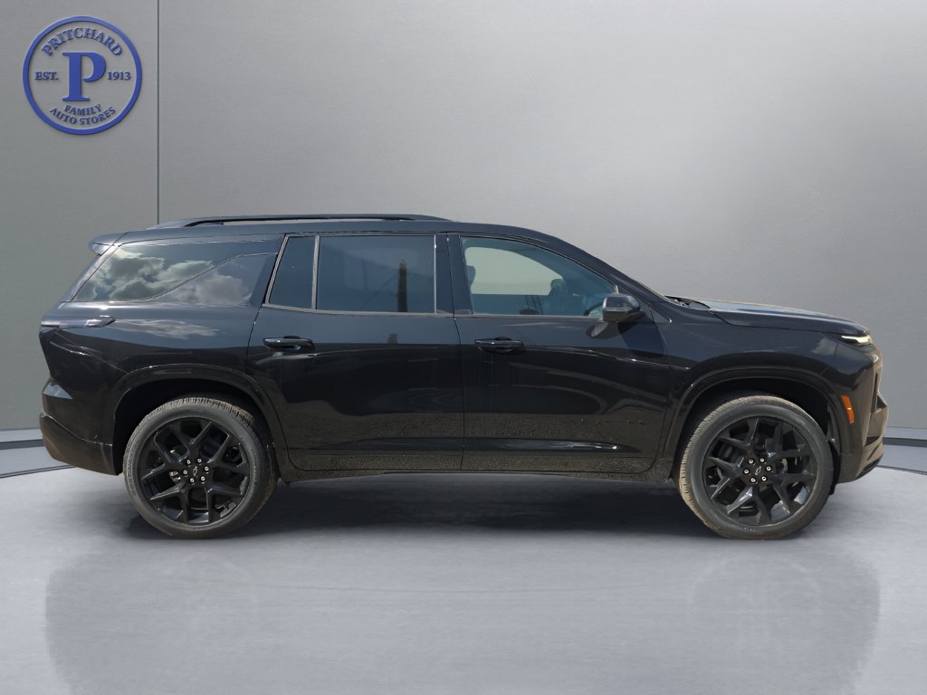 New 2026 Chevrolet Traverse RS w/ LPO, Floor Liner Package AWD/4WD image 8