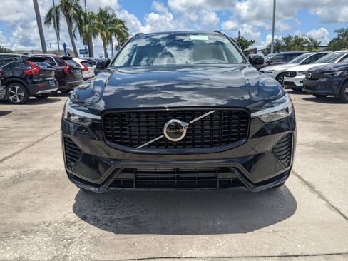 New 2025 Volvo XC60 T8 Core image 9