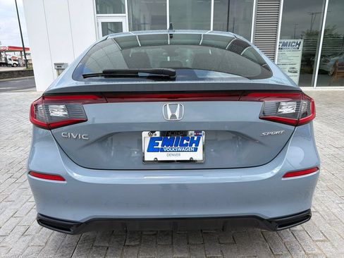 Used 2023 Honda Civic Sport image 4