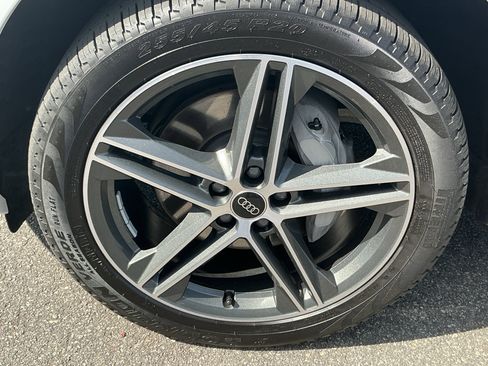 Used 2025 Audi Q5 e Premium image 8