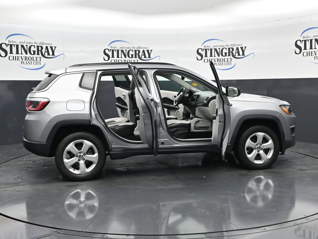 Used 2020 Jeep Compass Latitude w/ Popular Equipment Group AWD/4WD image 36