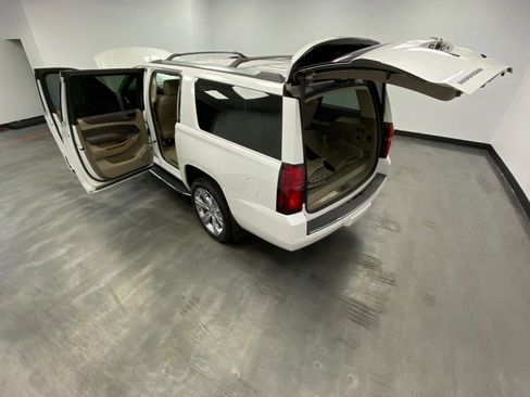 Used 2020 Chevrolet Suburban Premier image 52