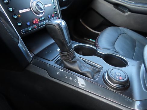 Used 2018 Ford Explorer Sport w/ Equipment Group 401A image 25