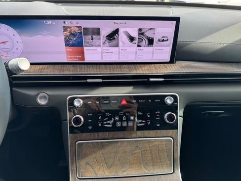 Used 2025 Genesis GV80 3.5T Prestige image 12