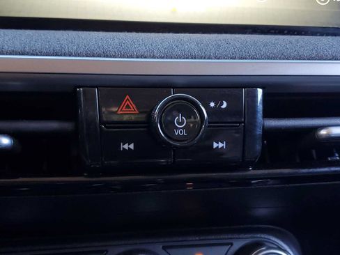 Used 2025 Nissan Kicks SV FWD image 24