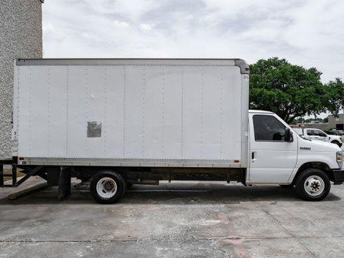 Used 2019 Ford E-350 and Econoline 350 Super Duty w/ Power Windows & Locks Group RWD image 7