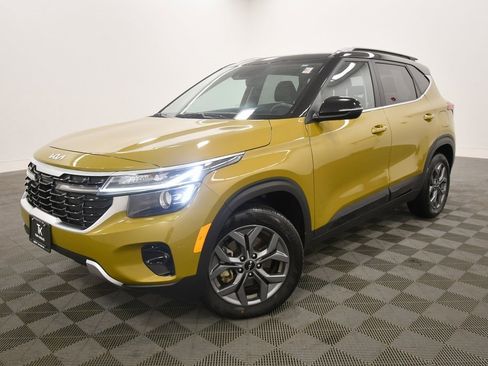 Certified 2024 Kia Seltos S image 2