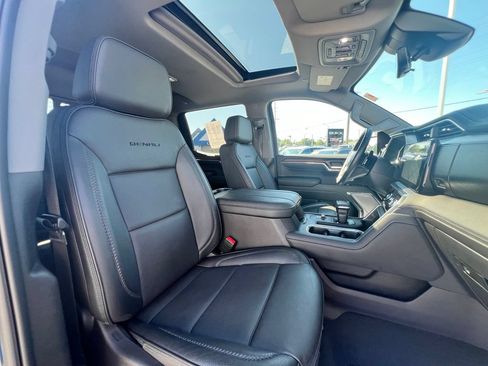 Used 2024 GMC Sierra 1500 Denali w/ Technology Package AWD/4WD image 42