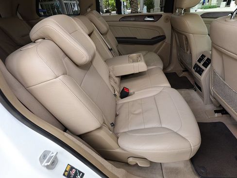 Used 2016 Mercedes-Benz GL 450 4MATIC image 30