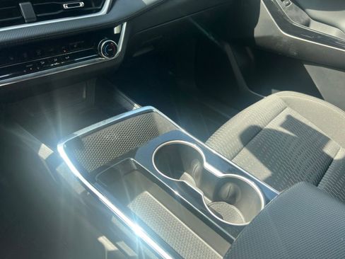 Used 2025 Chevrolet Equinox LT image 36