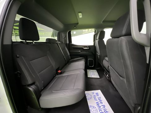Used 2022 Chevrolet Silverado 1500 LT AWD/4WD image 28