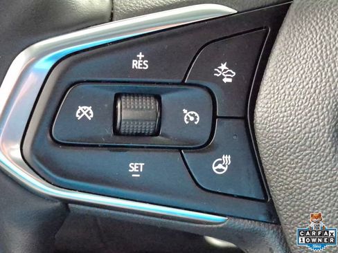 Certified 2025 Chevrolet Trax LT w/ LT Convenience Package FWD image 13