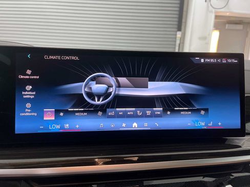 Used 2024 BMW X5 xDrive40i w/ Premium Package AWD/4WD image 23