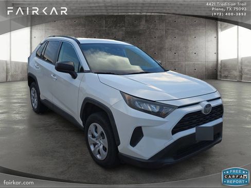 Used 2019 Toyota RAV4 LE image 3