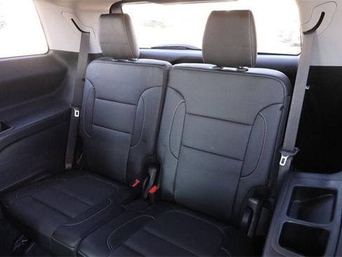 Used 2021 GMC Acadia SLT w/ Elevation Edition image 11