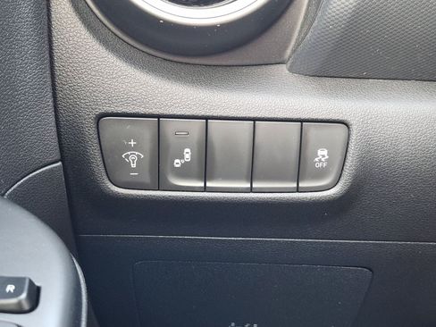 Used 2018 Hyundai Kona SEL AWD/4WD image 28