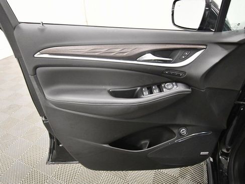 Used 2023 Buick Enclave Avenir image 13