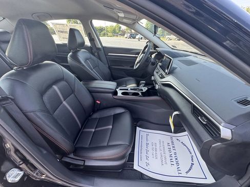 New 2025 Nissan Altima 2.5 SR image 9