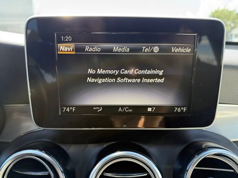 Used 2019 Mercedes-Benz GLC 300 4MATIC image 28