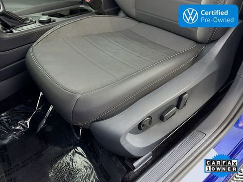 Used 2024 Volkswagen Taos SE image 18