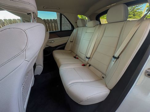 Used 2025 Mercedes-Benz GLE 350 4MATIC image 27