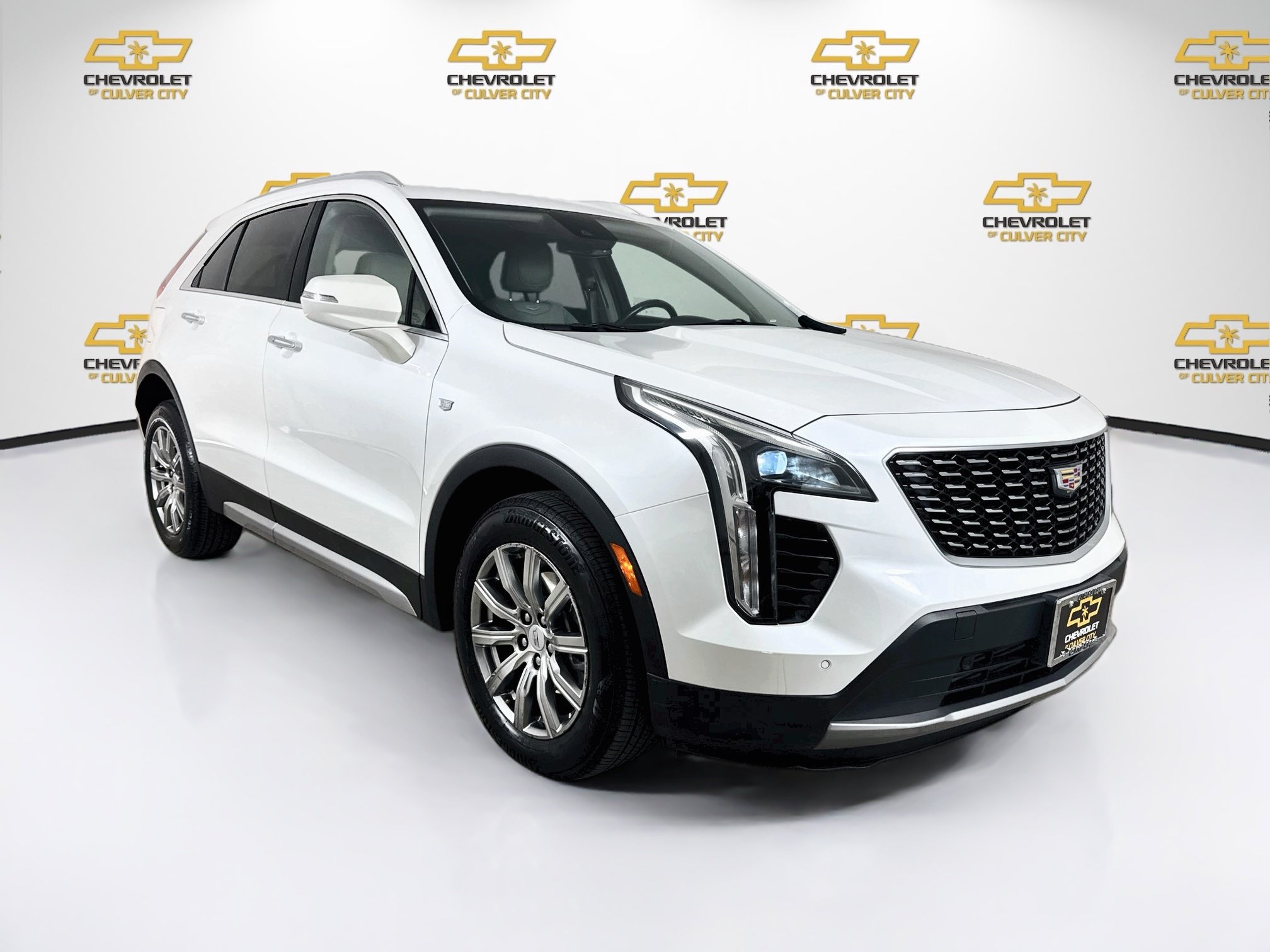 Used 2021 Cadillac XT4 Premium Luxury w/ Cold Weather Package FWD image 1