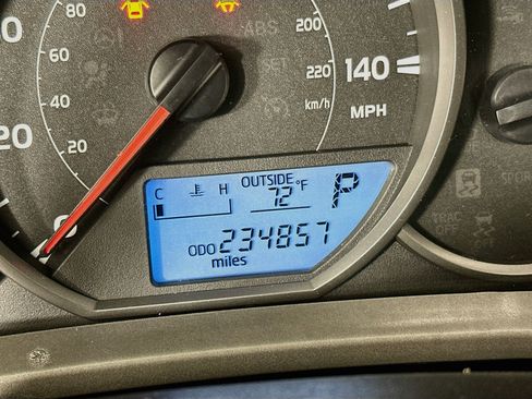 Used 2016 Toyota RAV4 LE FWD image 18